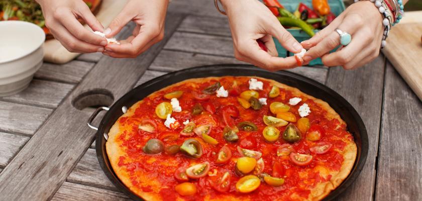 Zu sehen ist das Bild 1 des Beitrags mit dem Thema: Die besten Rezepte für Ihre Campingküche